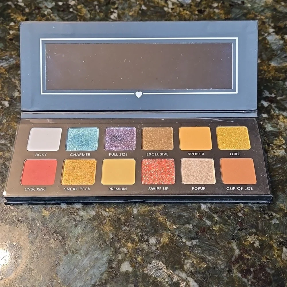 Boxy Charm | Hello, Charmer! Eyeshadow Palette- 12 Colors